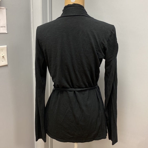 The North Face Women’s Lightweight Long Sleeve Belted Wrap - Picture 4 of 6